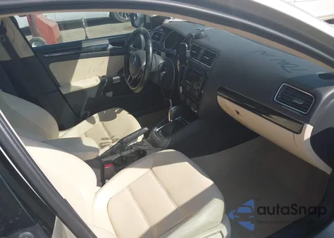 2015 Volkswagen Jetta 2.0L Tdi Sel z USA, uszkodzony, nr VIN 3VWLA7AJ6FM306424